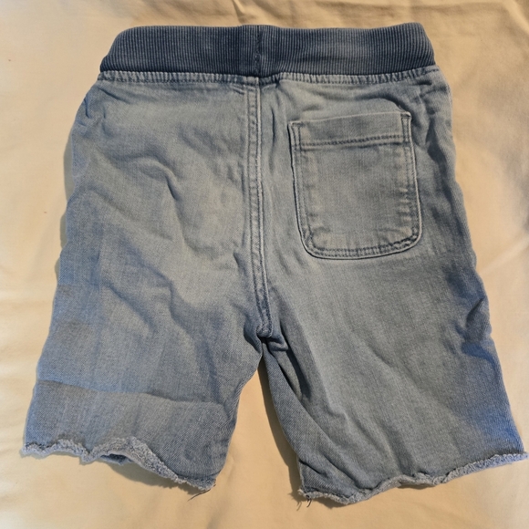GAP Denim Toddler Shorts - Picture 2 of 3